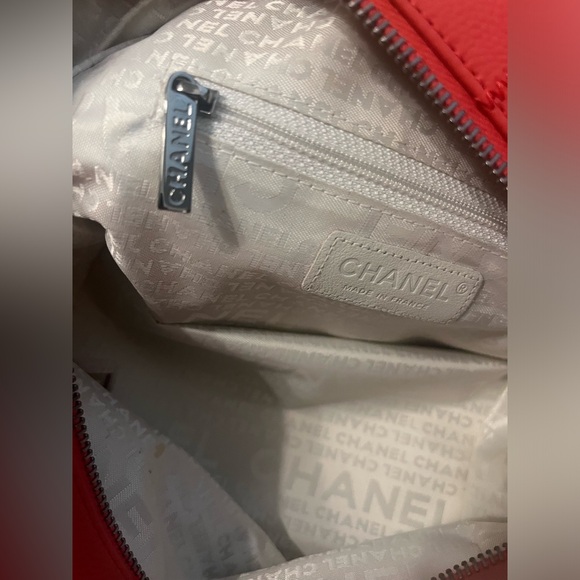 CHANEL - Pink Leather Handbag - *RARE* - Picture 14 of 14